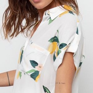 Rails Whitney Short Sleeve Lemon Print Button Down Top Small